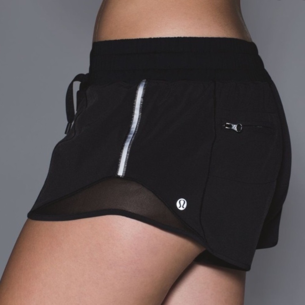 Lululemon Hotty Hot Shorts 2.5 Black Reflective